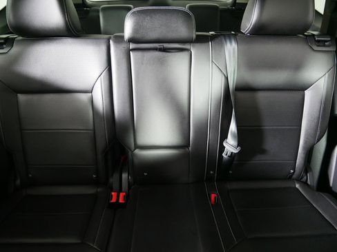 Certified 2023 Volkswagen Atlas SE w/ Panoramic Sunroof Package image 13