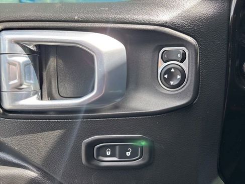 Used 2021 Jeep Gladiator Sport AWD/4WD image 30