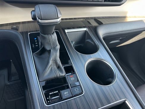 Used 2024 Toyota Sienna Platinum image 26