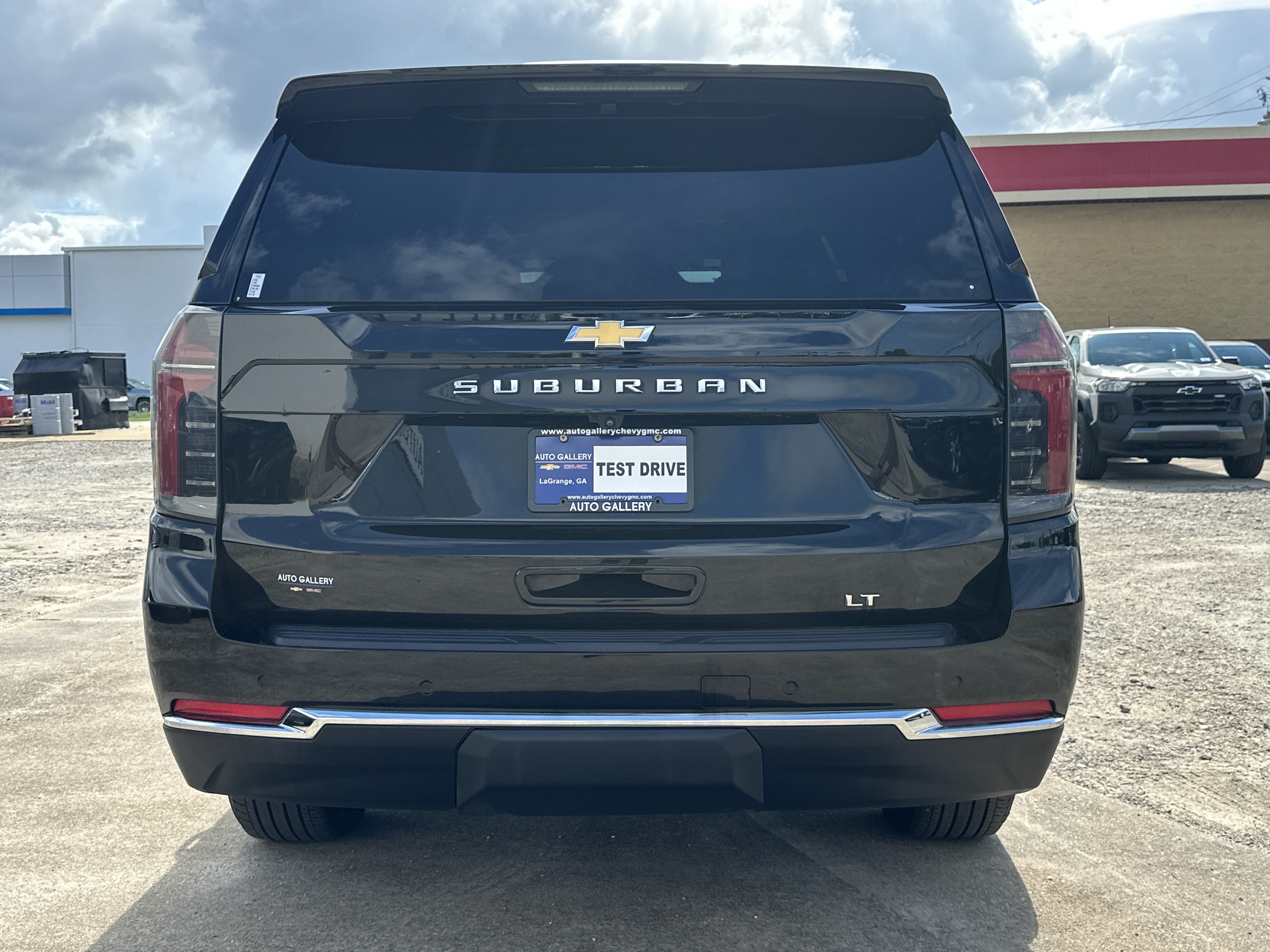 Certified 2025 Chevrolet Suburban LT RWD image 7