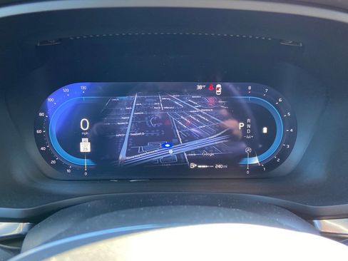 Used 2025 Volvo V60 B5 Cross Country Plus image 15