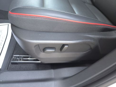 Used 2023 Buick Envision Essence w/ Technology Package I AWD/4WD image 84