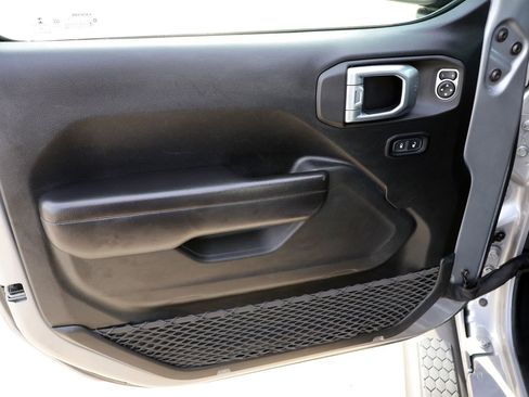 Used 2021 Jeep Wrangler Unlimited Sport image 17