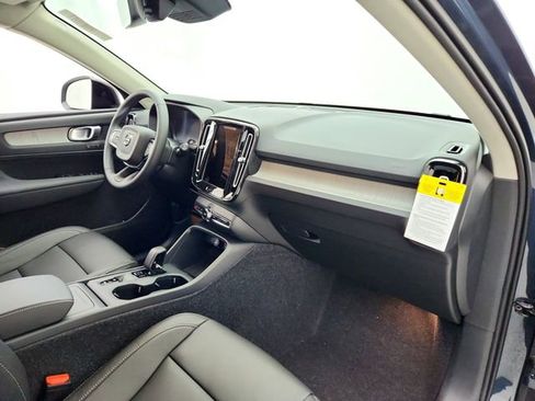 New 2026 Volvo XC40 B5 Core w/ Climate Package image 13