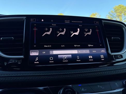 Used 2021 Chrysler Pacifica Touring w/ S Appearance Package image 23