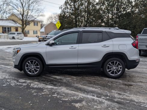 Used 2022 GMC Terrain SLT w/ Infotainment Package II image 13