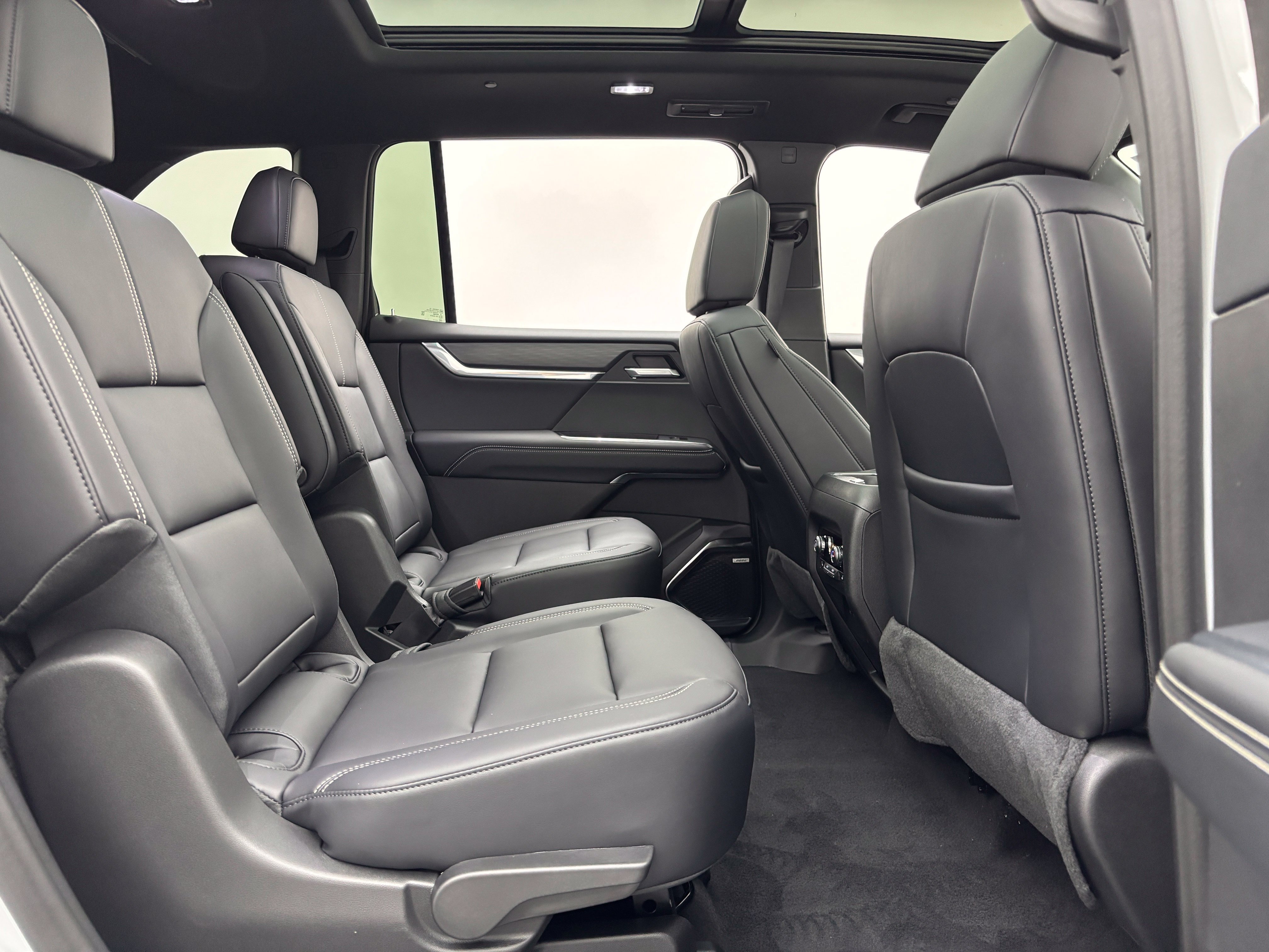 New 2027 GMC Acadia Elevation w/ Elevation Premium Package AWD/4WD image 40