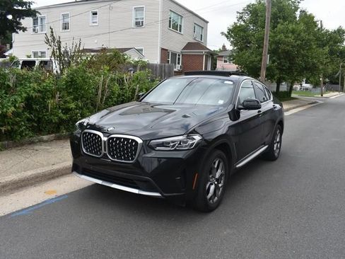 Used 2024 BMW X4 xDrive30i w/ Parking Assistance Package AWD/4WD image 2