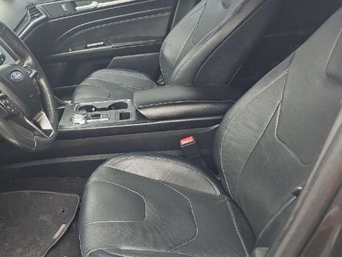 Used 2020 Ford Fusion Titanium image 5