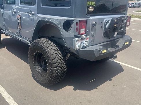 Used 2016 Jeep Wrangler Unlimited Rubicon AWD/4WD image 9