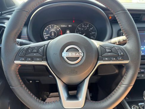 Used 2024 Nissan Kicks SR w/ SR Premium Package FWD image 11