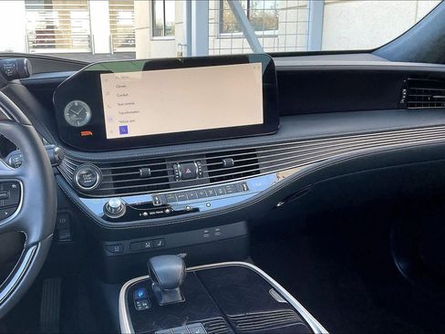 Used 2023 Lexus LS 500 image 7