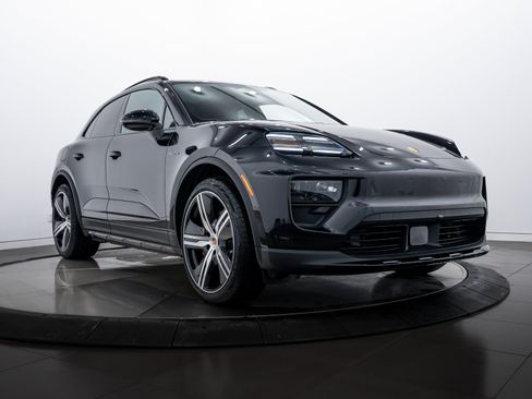New 2025 Porsche Macan 4S Electric image 9