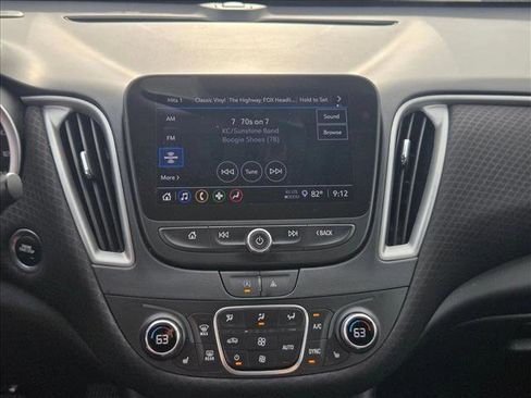 Used 2024 Chevrolet Malibu LT FWD image 14