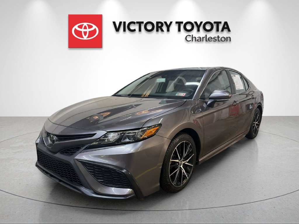Used 2024 Toyota Camry SE w/ Cold Weather Package FWD image 1