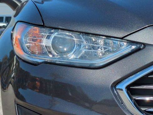 Used 2020 Ford Fusion SE image 10