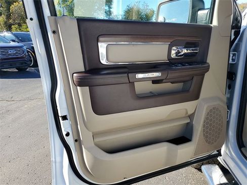 Used 2015 RAM 1500 Laramie w/ Convenience Group image 6