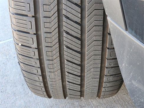 New 2024 Land Rover Defender 130 S image 11