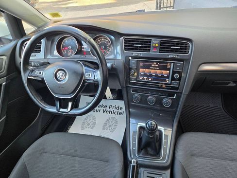 Used 2018 Volkswagen Golf S FWD image 9