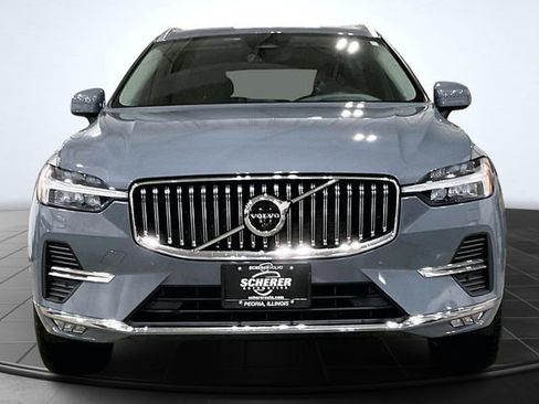 Certified 2023 Volvo XC60 B5 Ultimate w/ Climate Package image 4