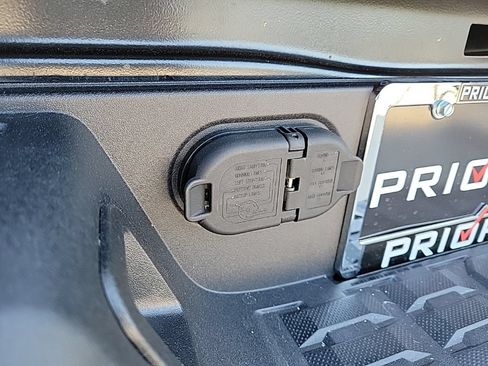 Used 2017 Toyota Tacoma SR5 AWD/4WD image 25