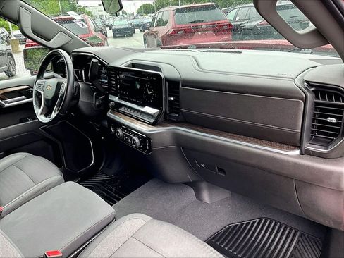 Used 2022 Chevrolet Silverado 1500 LT AWD/4WD image 14