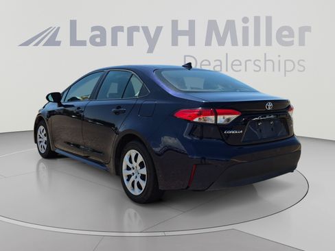 Certified 2025 Toyota Corolla LE FWD image 3