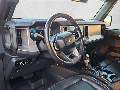 Certified 2025 Ford Bronco Outer Banks AWD/4WD image 9