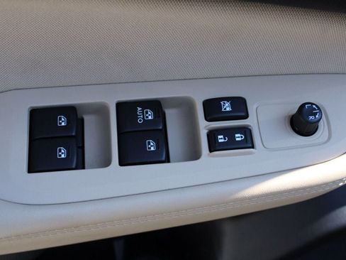 Used 2017 Subaru Outback 2.5i AWD/4WD image 26