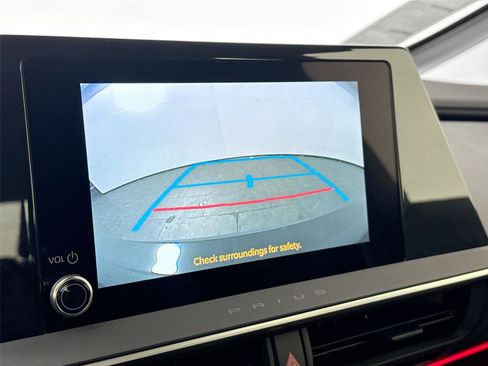 Certified 2025 Toyota Prius Plug-In Hybrid image 25