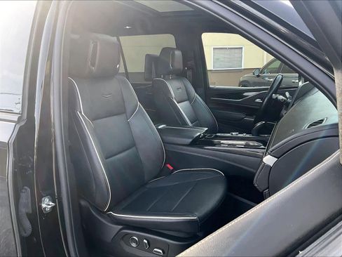 Used 2023 Cadillac Escalade Sport image 11