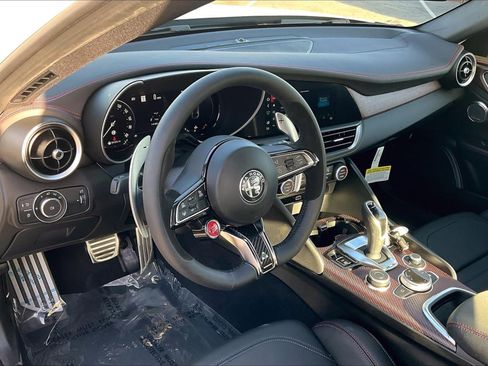 New 2024 Alfa Romeo Giulia Quadrifoglio image 6