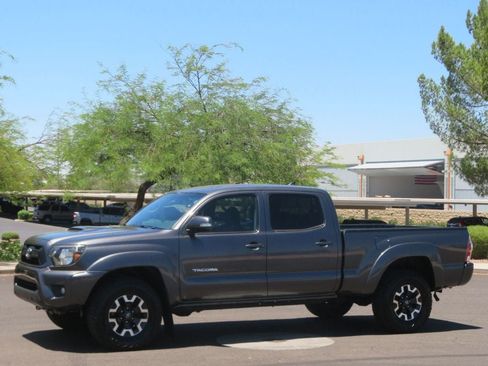 Used 2014 Toyota Tacoma 4x4 Double Cab w/ TRD Sport Package image 1
