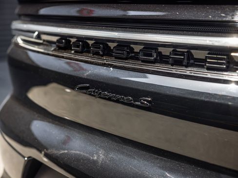 Certified 2024 Porsche Cayenne S AWD/4WD image 15