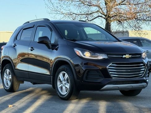 Used 2021 Chevrolet Trax LT w/ LT Convenience Package image 7
