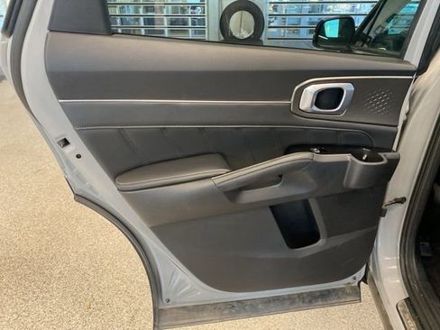 Used 2022 Kia Sorento SX image 34