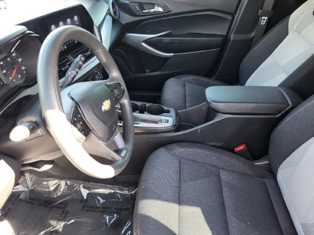 Used 2024 Chevrolet Trax LS w/ LS Convenience Package FWD image 12