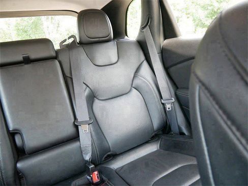 Used 2023 Jeep Cherokee Altitude Lux image 15