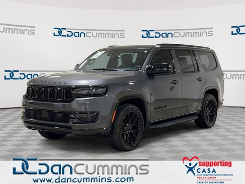 Used 2023 Jeep Wagoneer Series II AWD/4WD image 1