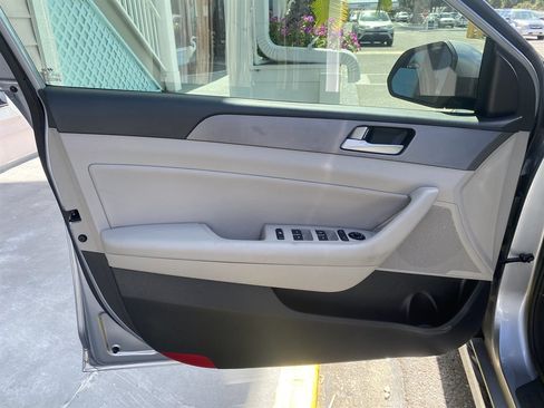 Used 2016 Hyundai Sonata SE image 9