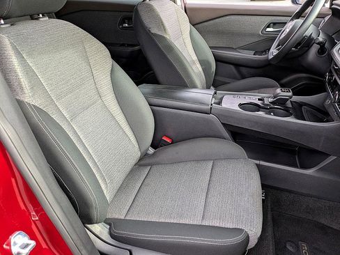 Used 2023 Nissan Rogue SV image 33