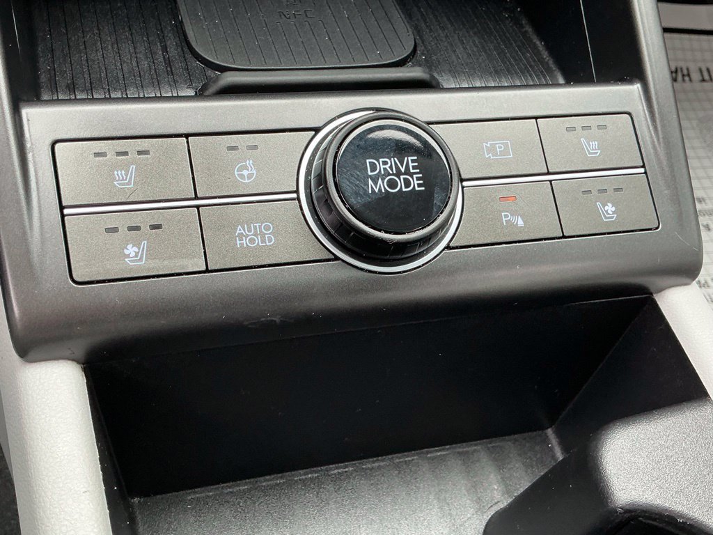 Used 2025 Hyundai Kona Limited FWD image 36