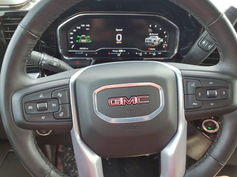 Used 2025 GMC Sierra 1500 SLT AWD/4WD image 18