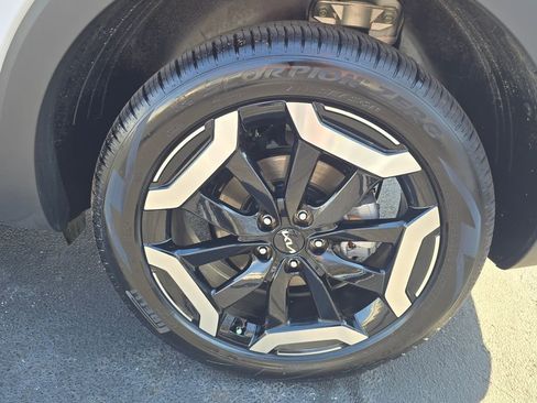 Certified 2025 Kia Telluride EX w/ EX Captain's Chair Package image 13