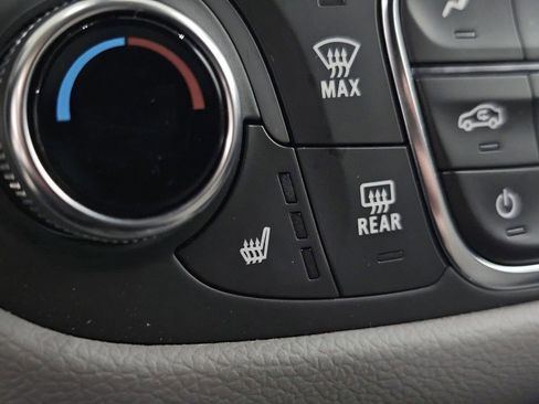 Used 2024 Chevrolet Equinox LT FWD image 20
