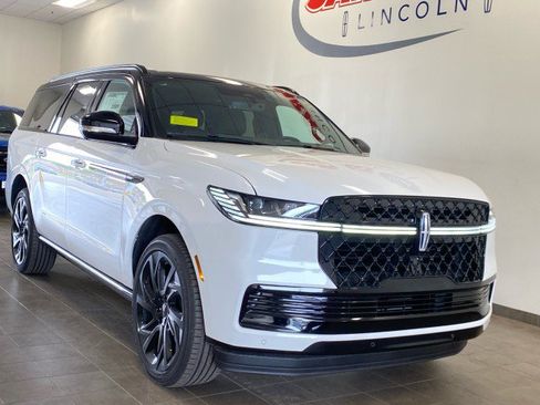 New 2026 Lincoln Navigator L Black Label AWD/4WD image 2