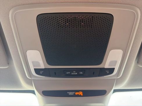 Used 2023 Honda HR-V LX image 32