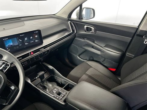 Certified 2024 Kia Sorento LX image 22