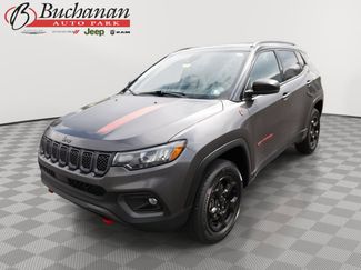 Used 2023 Jeep Compass Trailhawk AWD/4WD video 1