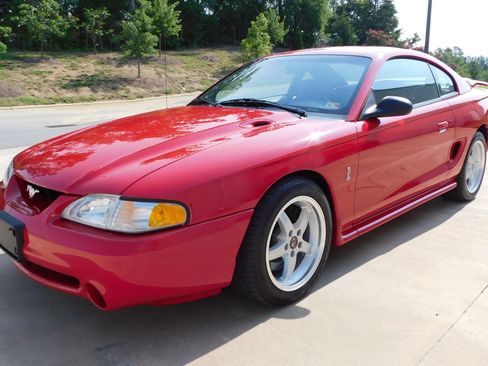 Used 1995 Ford Mustang GT RWD image 5